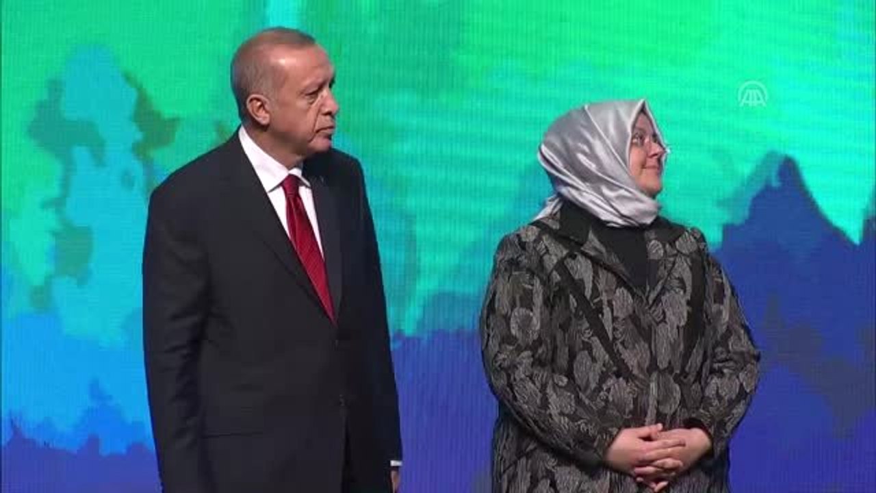 7. Aile Şurası - Ailelere Plaket Takdimi (1)