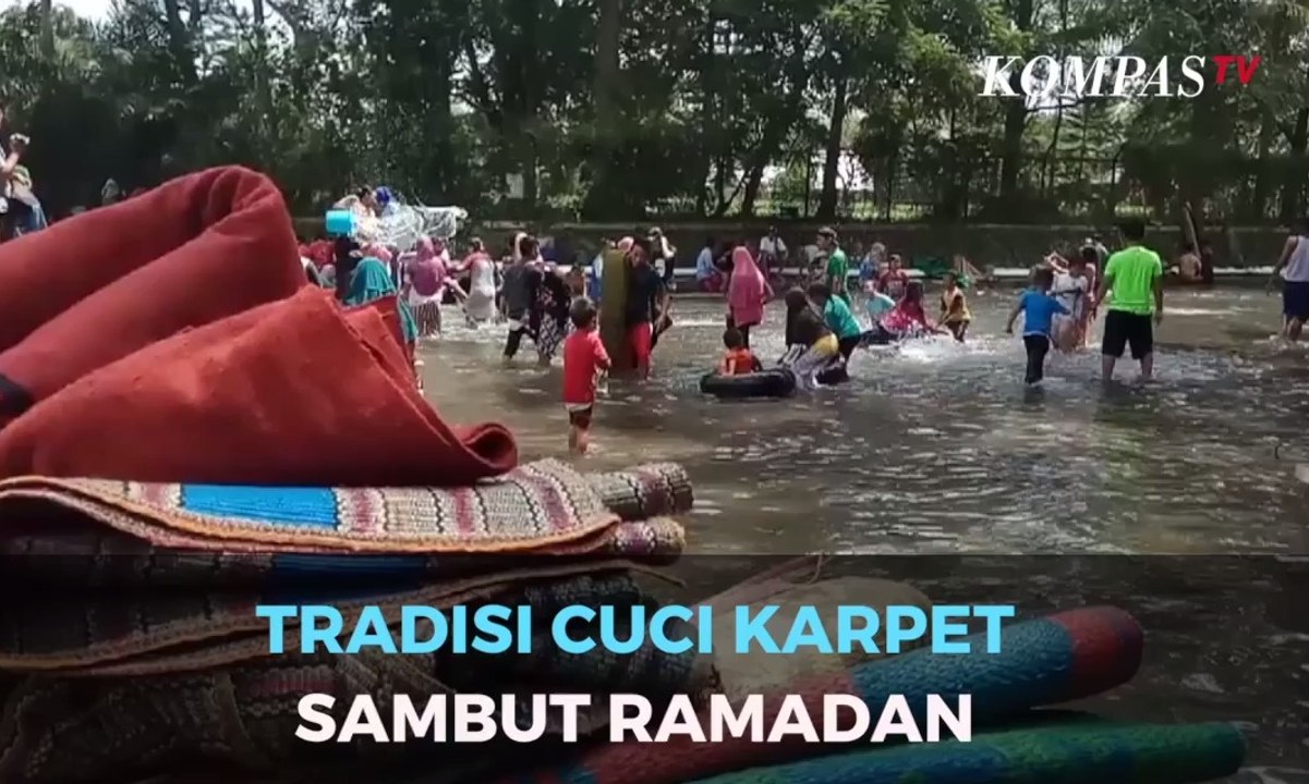 Tradisi Cuci Karpet Sambut Ramadan