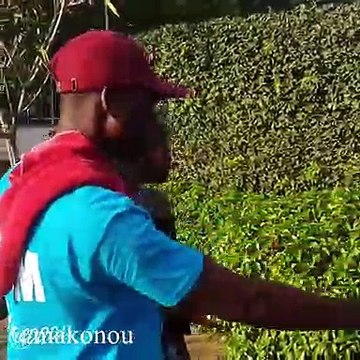 Quand un petit ami radin tend un piège à sa petite amie. Trop marrant !