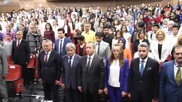 Manisa Mülteci Çocuklar, Yıl Sonu Etkinliğinde Yeteneklerini Sergiledi