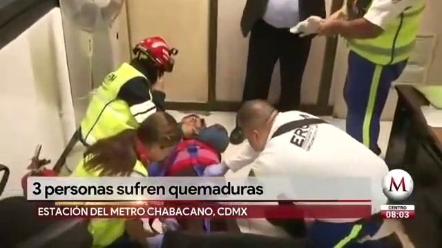 Corto circuito en Metro Chabacano deja quemaduras a usuarios