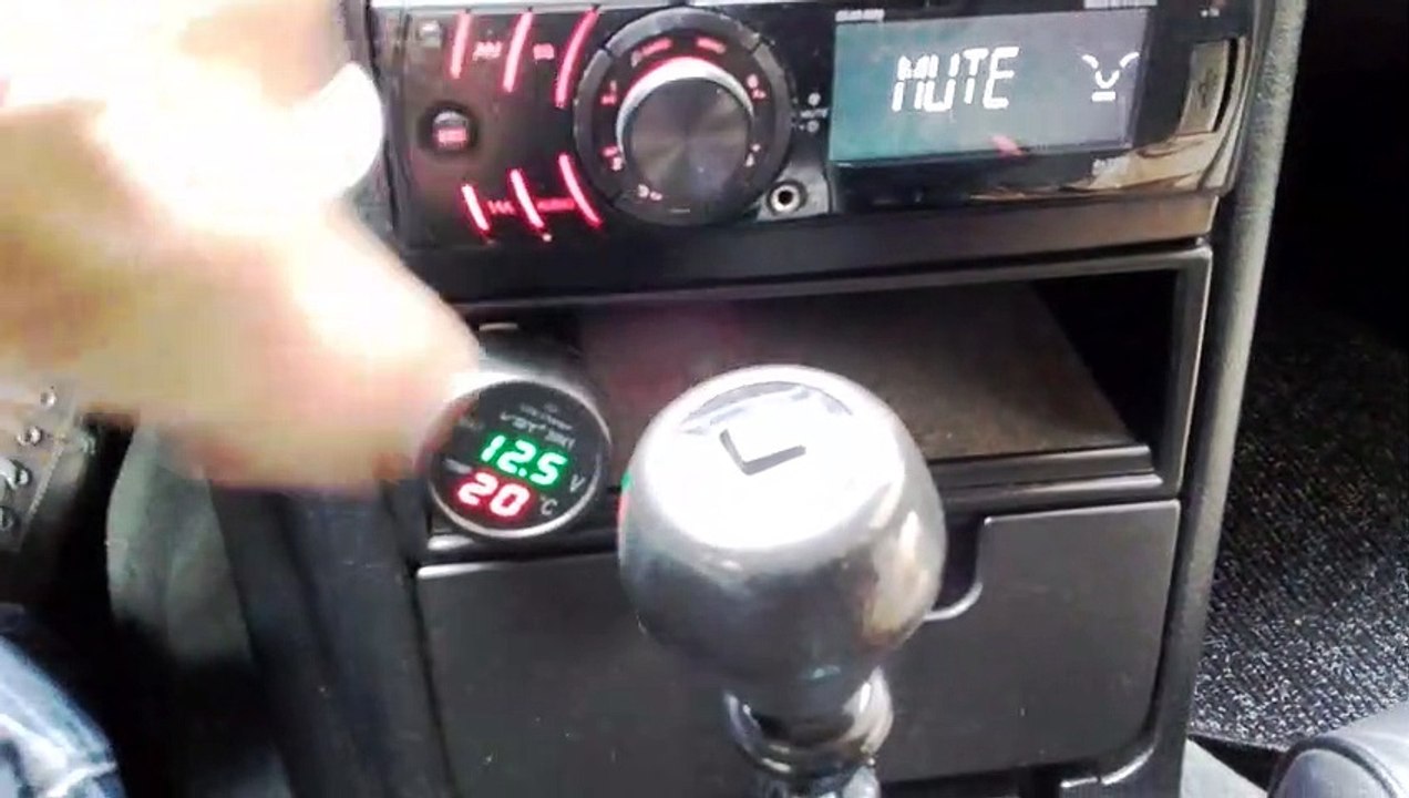 Voltmètre sur Volvo 940