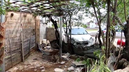 Polisten Kaçarken Kaza Yaptı