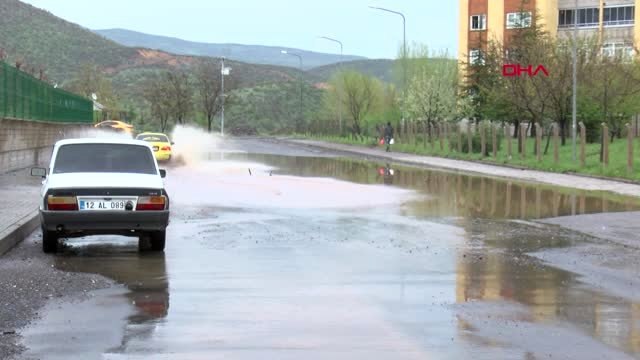 Bingöl'de Sağanak Yağış Sele Dönüştü