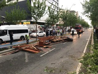 Fırtına Hayatı Felç Etti