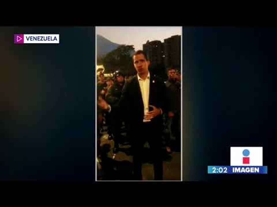 Se alzan militares y civiles contra Maduro en Venezuela | Noticias con Yuriria Sierra
