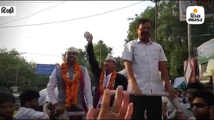 દિલ્હીમાં રોડ શો દરમિયાન મુખ્યમંત્રી અરવિંદ કેજરીવાલને થપ્પડ પડી