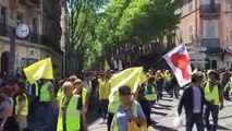 Marseille : les gilets jaunes défilent aux Cinq-Avenues, le tram momentanément arrêté