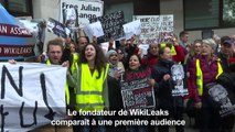 GB: manifestation en soutien à Julian Assange devant le tribunal