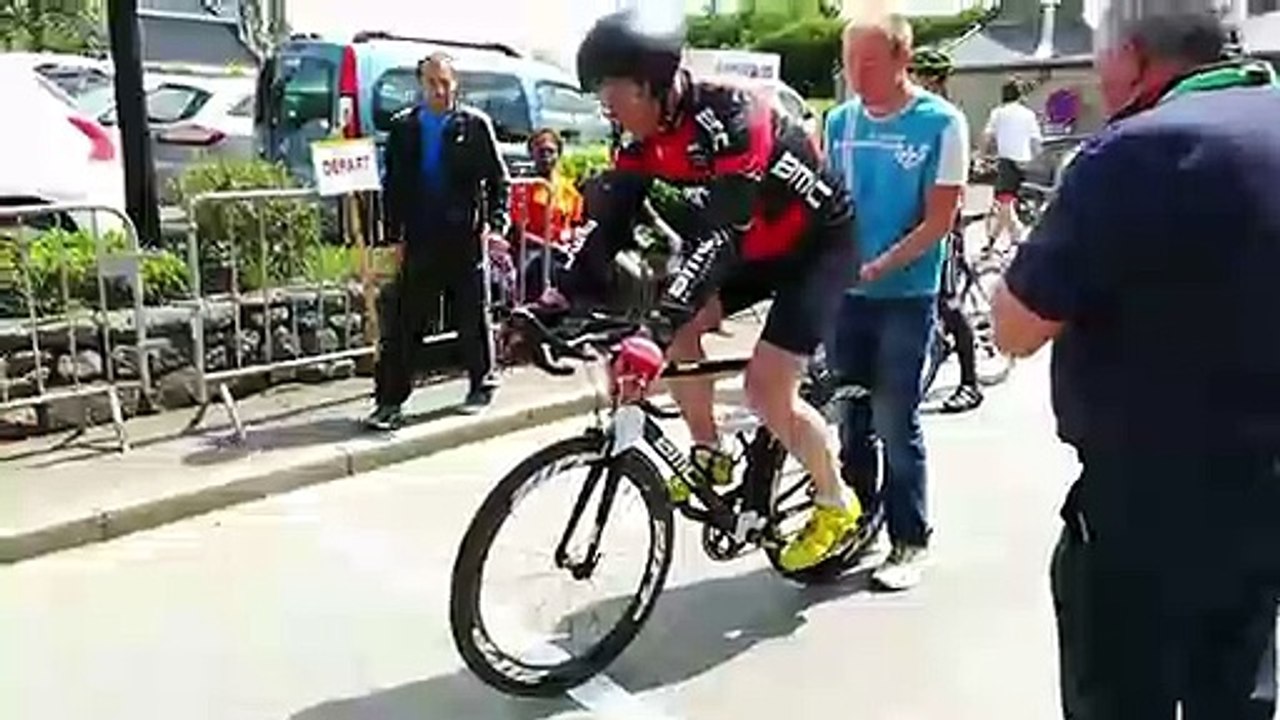 Quand prêtres, moines et diacres font la course...
