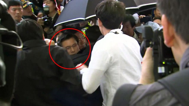 광주 간 황교안, 물세례 항의 소동... 물러가라 / YTN