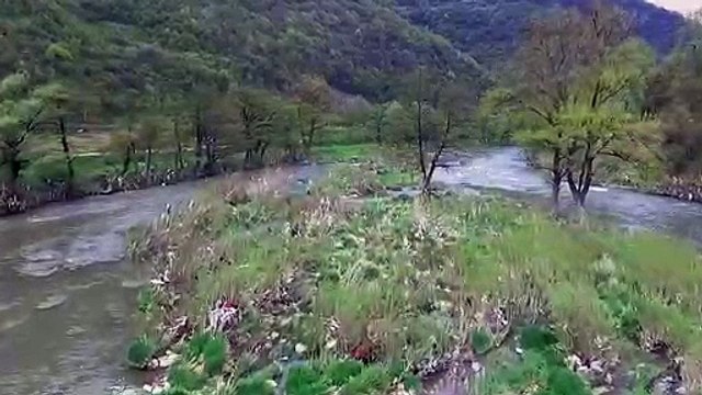Islands of rubbish engulf Bosnian river