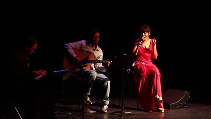 Trần Thu Hà khoe giọng live