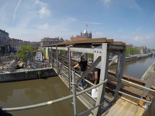 Le chant du cygne de la paserelle piétonne à Tournai