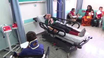 Gaziantep'te Tarım İşçilerini Taşıyan Kamyonet Devrildi 22 Yaralı