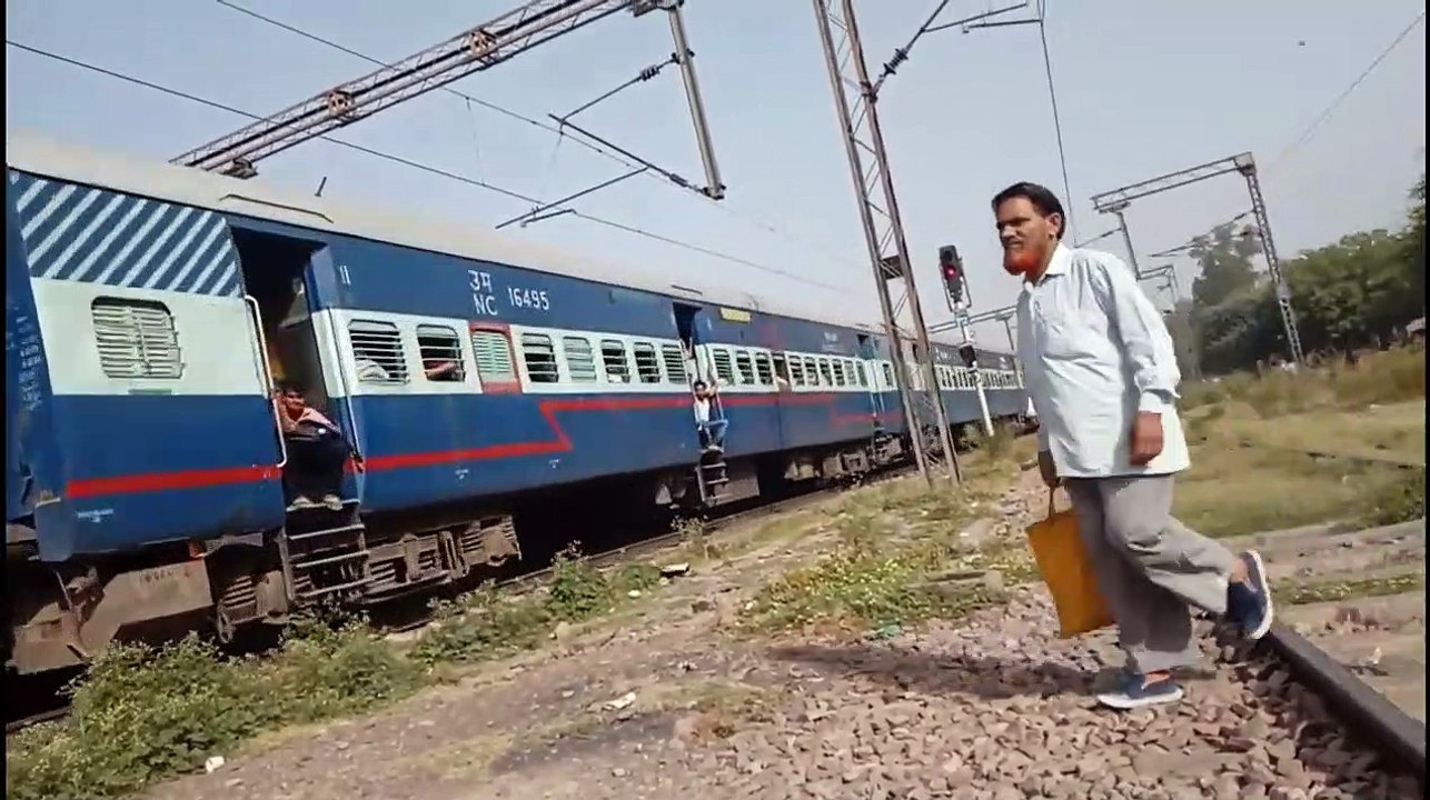 UA Toofan Express meet EMU 64075