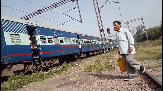 UA Toofan Express meet EMU 64075