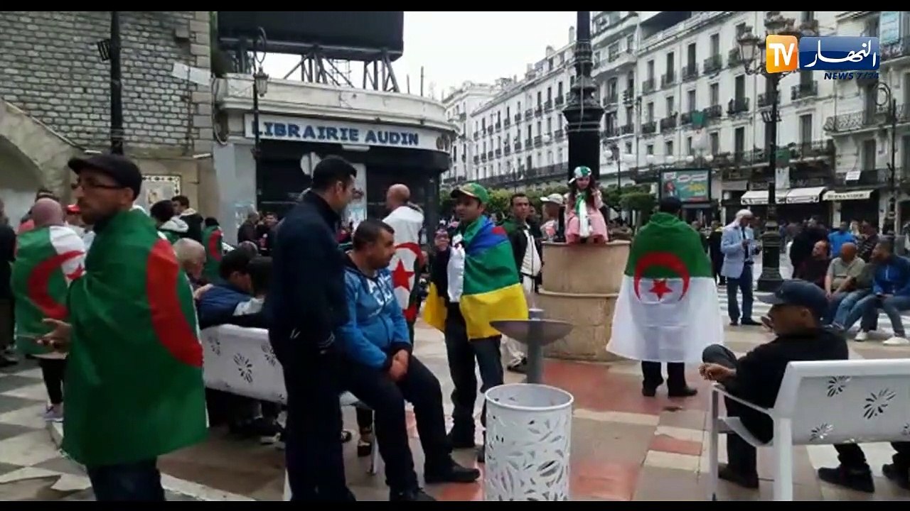 العاصمة/ بداية تجمع المتظاهرين أمام نفق الحراك