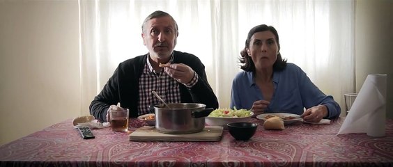 Tráiler película "La primera cita", dirigida por Jesús Ponce y protagonizada por Sebastián Haro, Isabel Ampudia y Mercedes Hoyos.