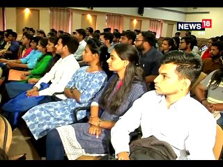 FB Live पर कलेक्टर ने इंदौर में 300 कॉलेजों के लाखों युवाओं से की बातचीत