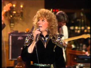 Dottie West - Ain't Nothing Like A Woman