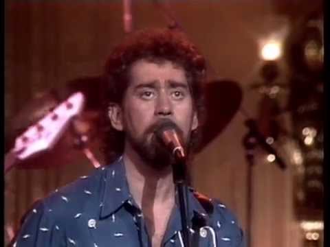 Earl Thomas Conley - Somewhere Between Right and Wrong