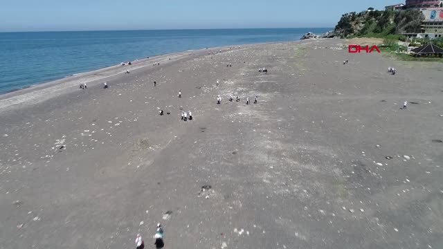 Zonguldak Liseliler, Sahili Çöpten Temizledi