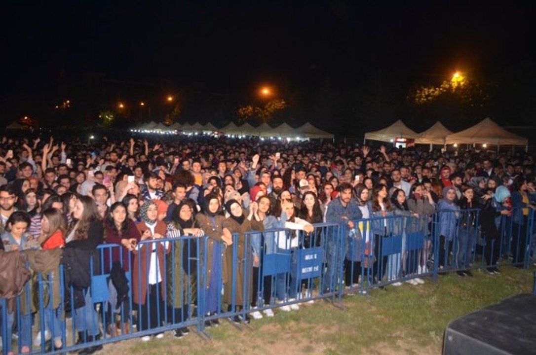 Eypio Konsere Geç Kalınca Hem Yuhalandı Hem de Islıklandı