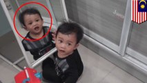 Viral video horor bocah depan cermin - TomoNews