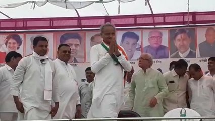 सीएम गहलोत ने कहा—वसुंधरा सबसे खतरनाक लेडी, राजे में कूट कूट कर भरी है बदले की भावना