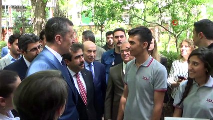 Bakan Selçuk’tan okullara ziyaret