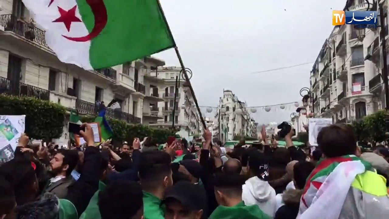 العاصمة: شباب يطالب بالحرية على أنغام " la liberté "