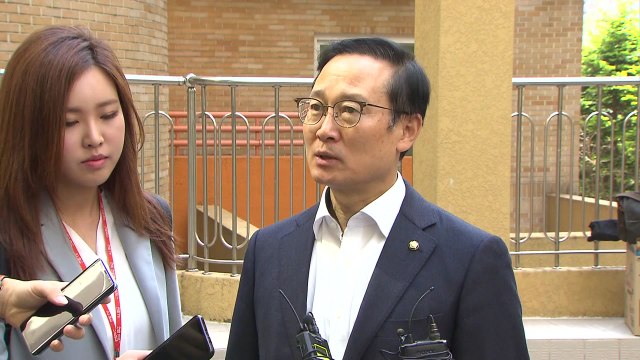 홍영표 문무일 민주주의 위배 발언, 매우 유감 / YTN