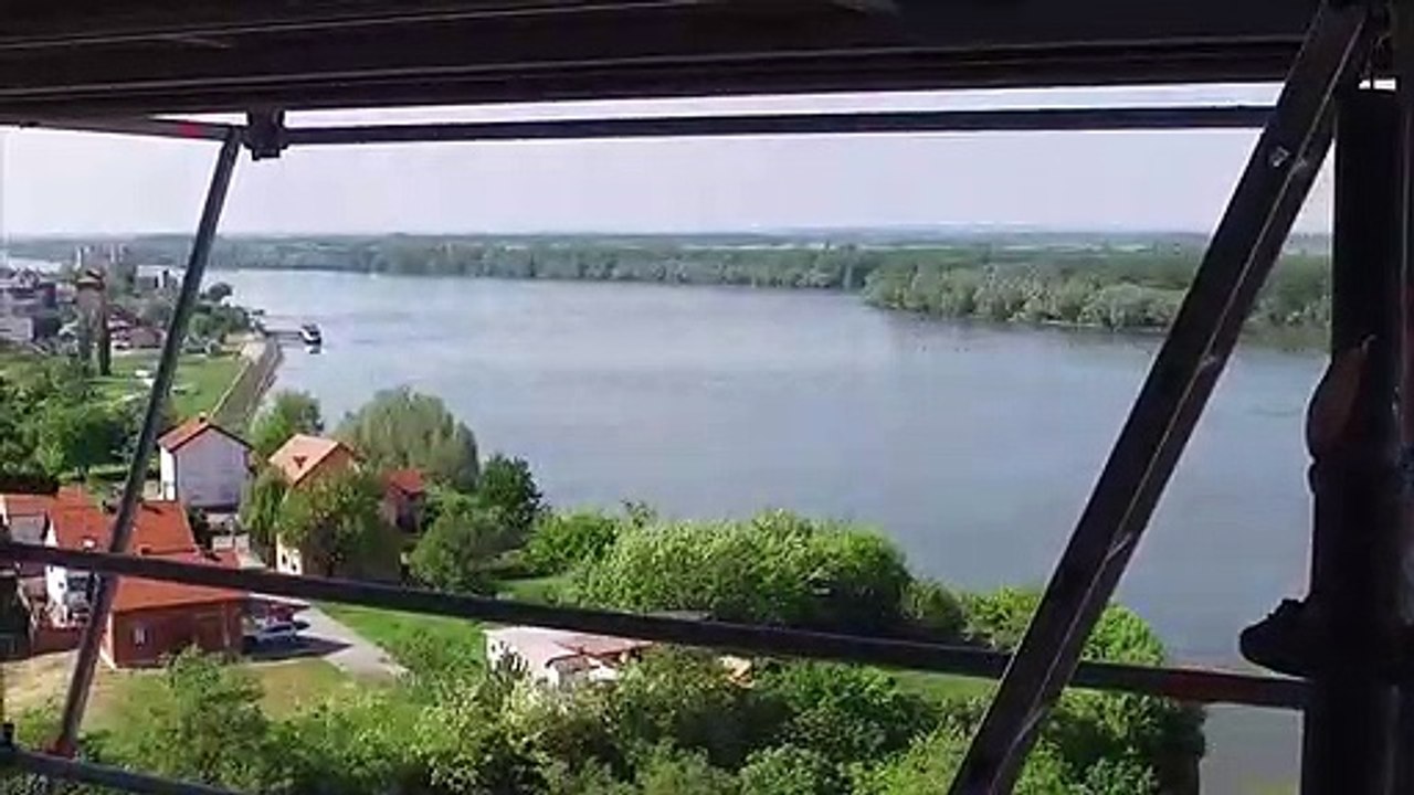 Kolindu slomile emocije: Popela se na Vodotoranj te zaplakala...