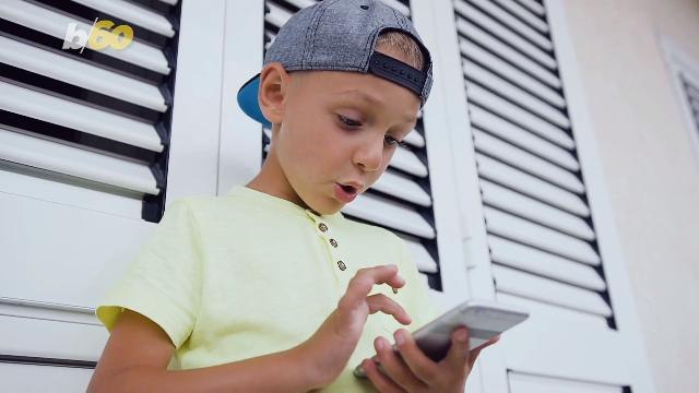 This Is the Age When Kids Are Ready for a Cellphone, According to Moms