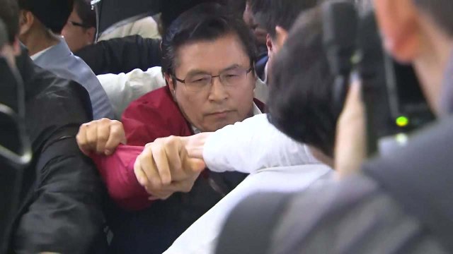 광주로 간 황교안... 물러가라 고성 항의에 물세례 / YTN