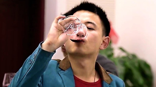 CHÂTEAU PÉKIN Bande Annonce