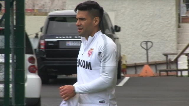 35e j. - Jardim salue l'attitude de Falcao