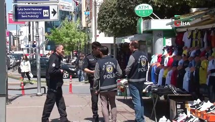 Kız kardeşini ve yanındaki şahsı cadde üzerinde vurdu