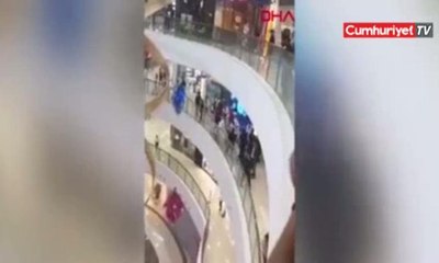 AVM'de tekvandocular ile  çalışanlar birbirine girdi