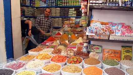 سكان العاصمة الليبية يستقبلون رمضان بجيوب فارغة وحرب مرهقة