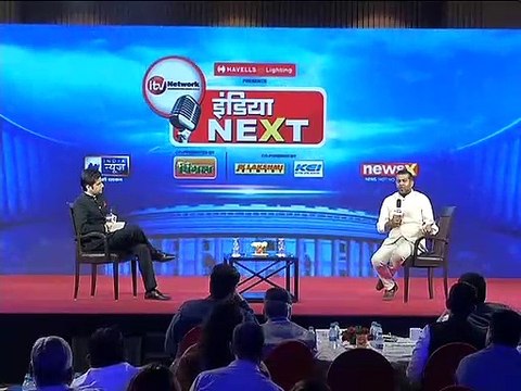 ITV Conclave, Chetan Bhagat: Youth needs to learn skills to get jobs, not to abuse political leader