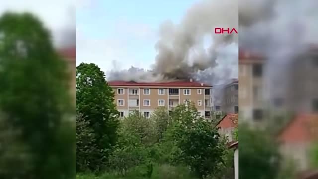 Samsun Apartmanın Çatısı Yandı: 9 Kişi Dumandan Etkilendi