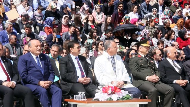 Erzincan Binali Yıldırım Üniversitesi’nden mezun olan 3740 öğrenci kep attı