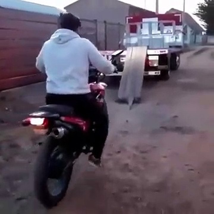 Une moto qui s'envole