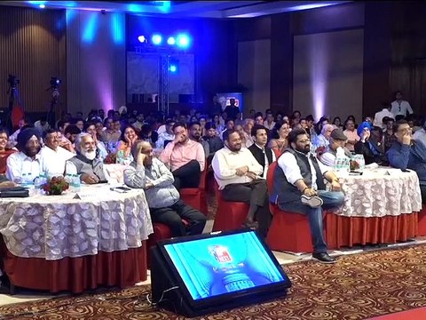 ITV Conclave, Chetan Bhagat: PM Narendra Modi is hard working leader चेतन भगत, पीएम नरेंद्र मोदी