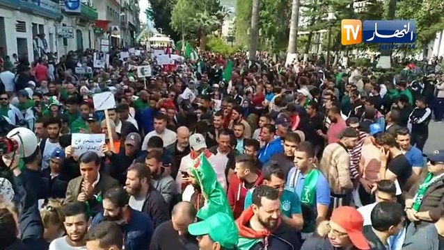 مسيرة سلمية حاشدة بعنابة للجمعة الحادية عشر دعما للحراك الشعبي