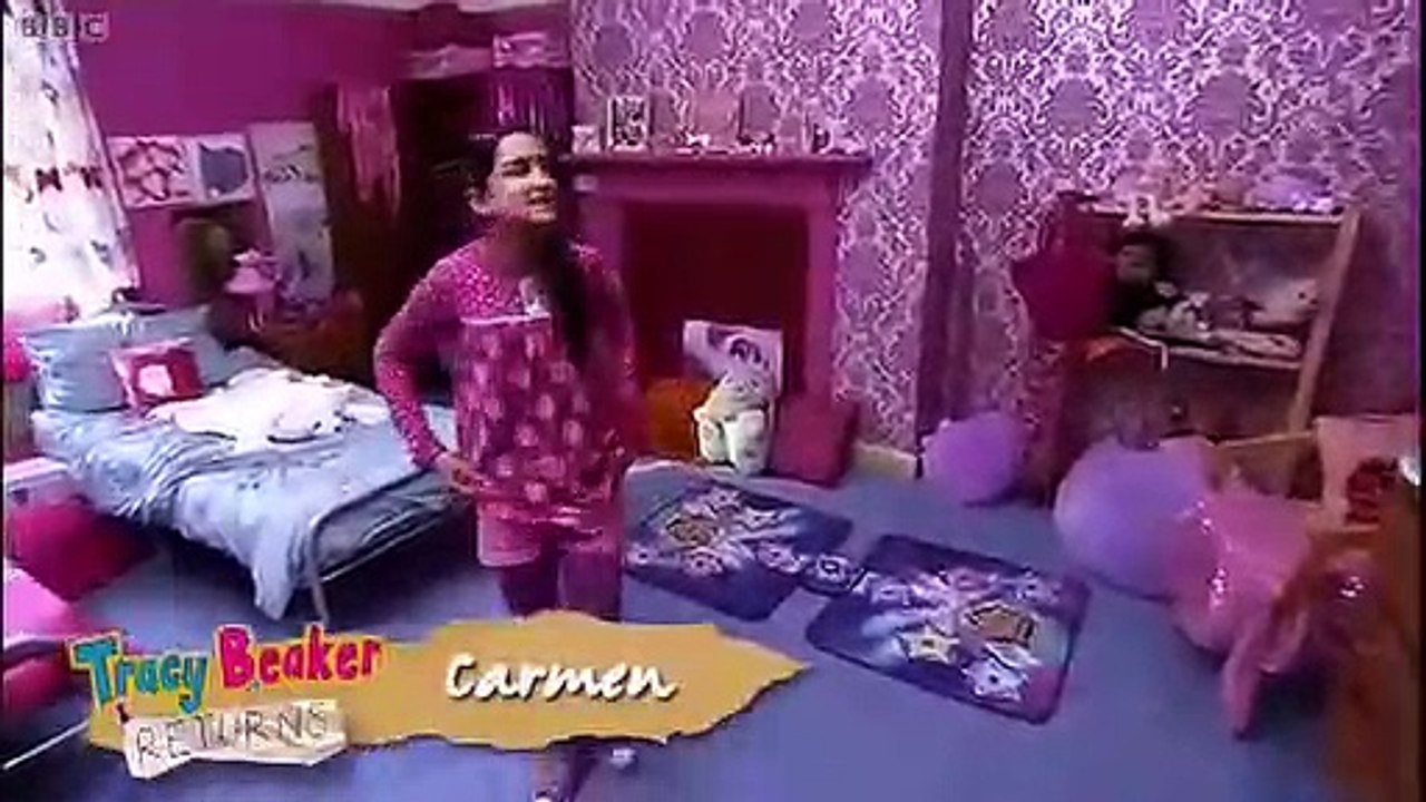 TRACY BEAKER RETURNS ME AND MY ROOM - CARMEN HOWLE