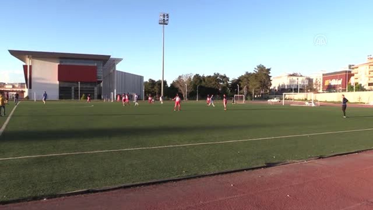 Türk ve Suriyeli Gençler Yeşil Sahada Karşılaştı