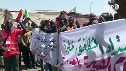 المتظاهرون السودانيون يتعهدون مواصلة الاعتصام خلال رمضان
